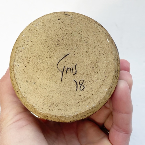 Handmade Studio Pottery Stoneware Storage Jar with Cork Lid - Picture 6 of 8